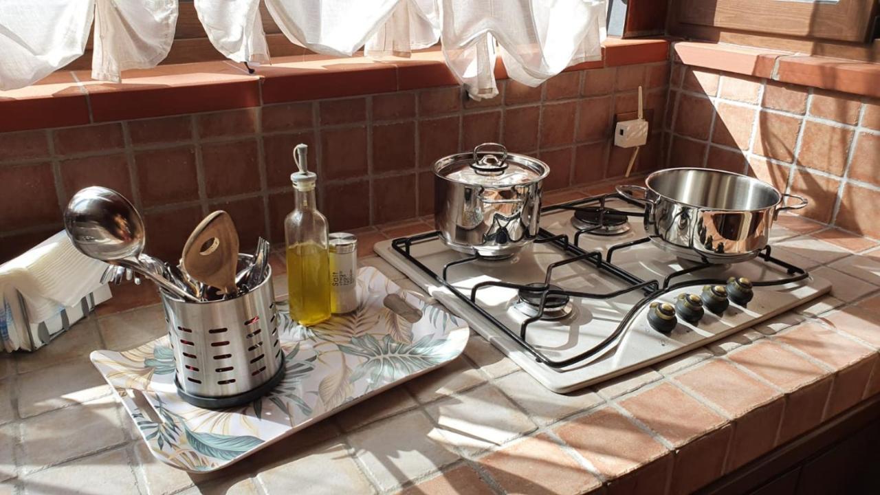 Casetta Delle Mimose Изола-делле-Феммине Экстерьер фото